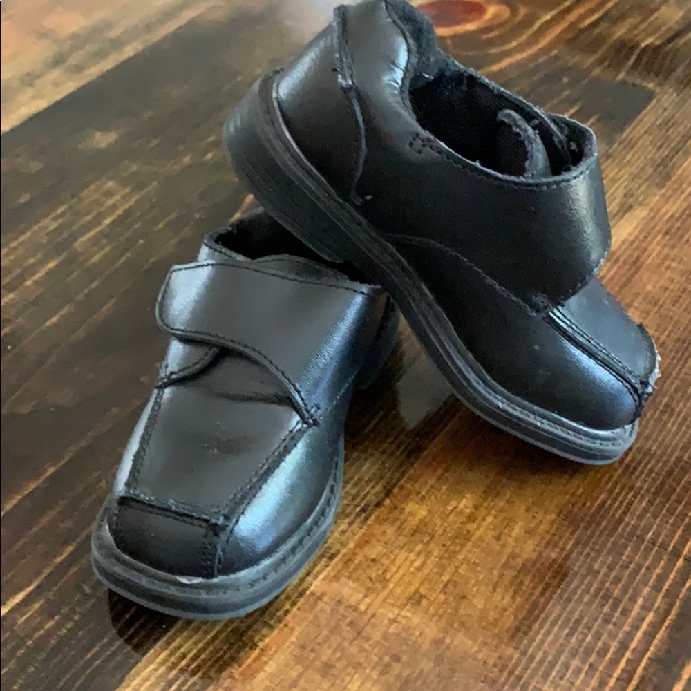 Dress shoes